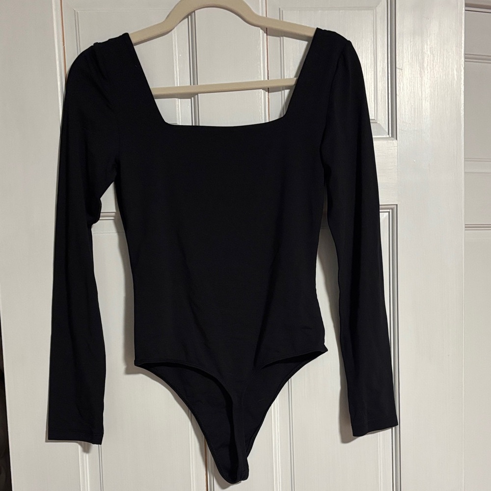 Aritzia Babaton Contour squareneck bodysuit - Picture 3 of 3